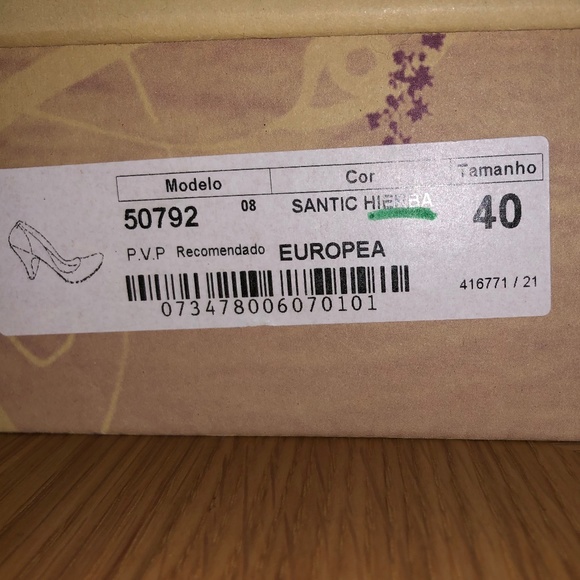 EUROPEA Green Leather Pump w Lifted Toe - Picture 7 of 8